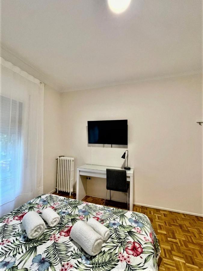 Villarroel Habitaciones Barcellona Esterno foto