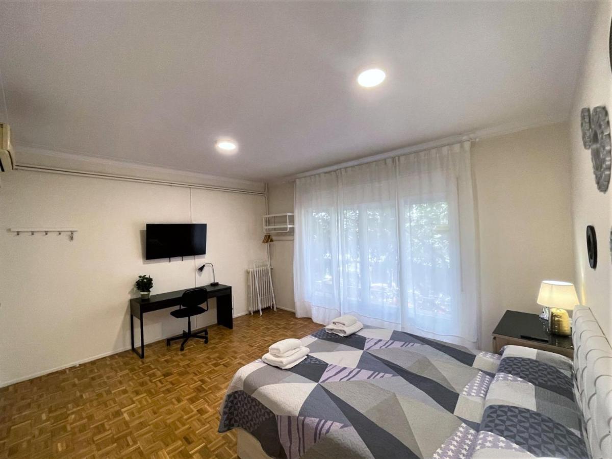 Villarroel Habitaciones Barcellona Esterno foto