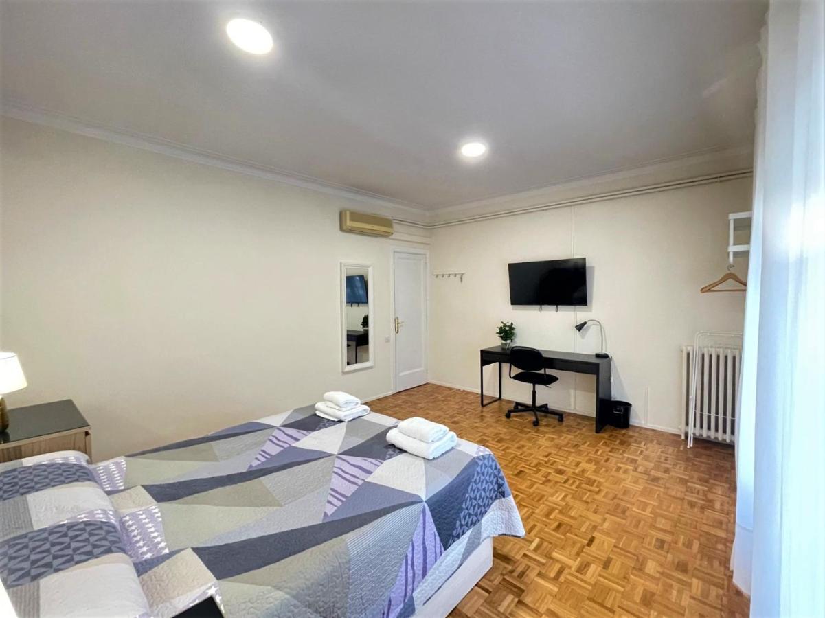 Villarroel Habitaciones Barcellona Esterno foto